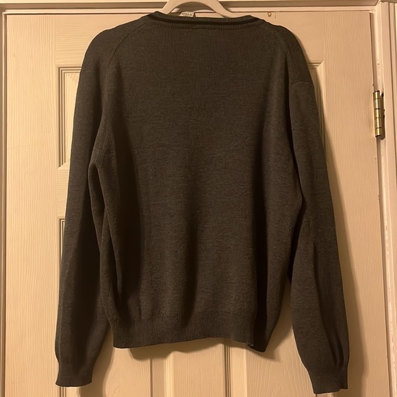 LL Bean 100% Merino Wool Sweater Traveler sz M Gray VNeck washable business - Picture 3 of 4